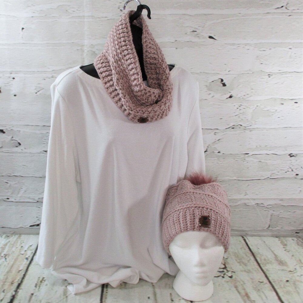 Duncan Street Designs Handcrafted Neck Warmer and Hat Set